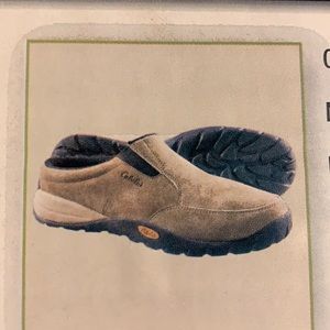 BRAND NEW NIB Cabela’s taupe Suede sz 10M shoes